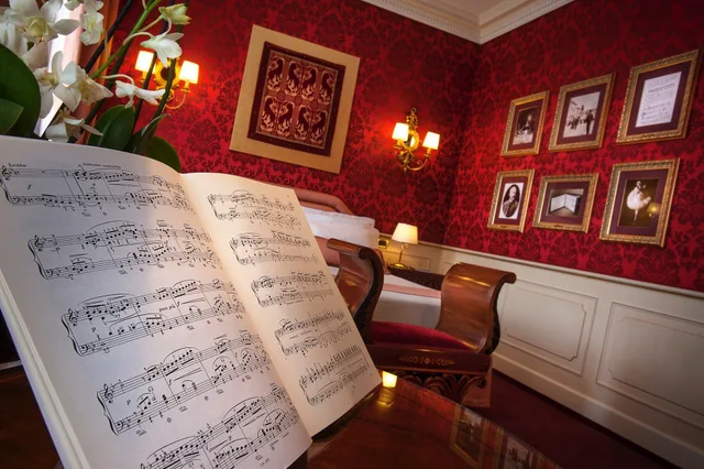 Junior Suite, Studio, King Bed, Lagoon View، Londra Palace 6/10