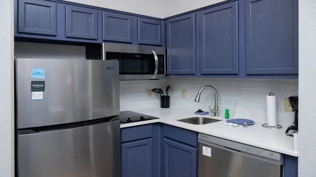 2 Bedrooms, 1 King and 2 Double Beds, Dining Area, Kitchen، Staybridge Suites Jackson 7/7
