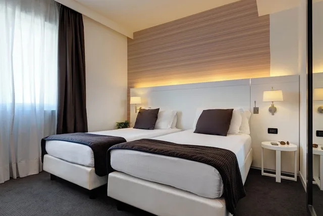 غرفة بسريرين منفصلين، Ih Hotels Roma Z3 1/7