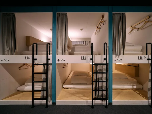 سكن مشترك بسريرين منفصلين للرجال، Hotel Plus Hostel Tokyo Kawasaki 1/1