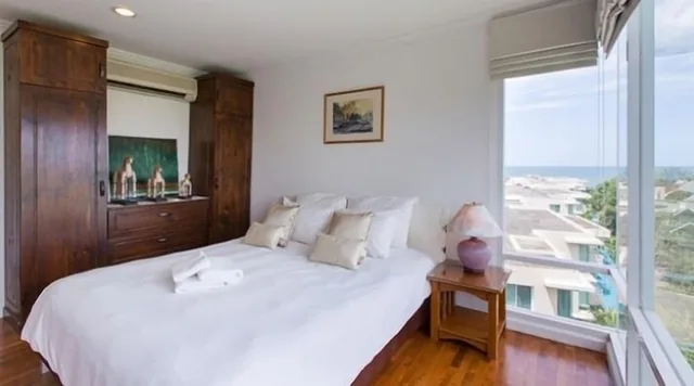 غرفة عائلية بسريرين مزدوجين بإطلالة على المسبح بغرفتي نوم مع أريكة، Baan San Ploen Condominium By Renvio 2/2