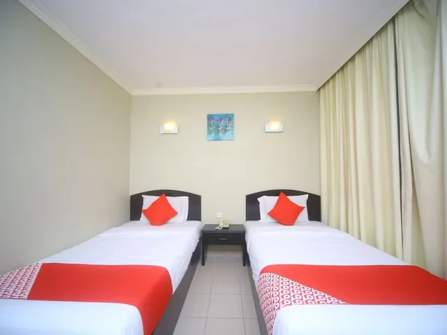 غرفة قياسية بسريرين منفصلين، OYO 1027 Hotel London 1/3