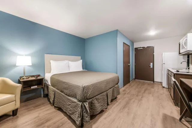 Room, Queen Bed, Accessible, WoodSpring Suites Charlotte - University Research Park 3/4