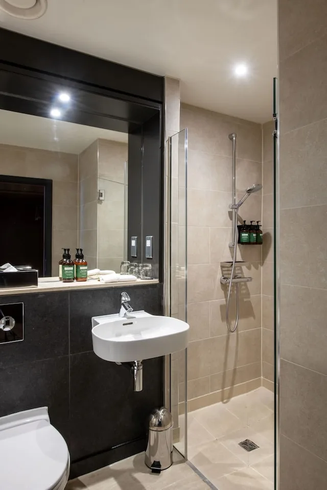 City, Twin Beds, Apex City 15/15