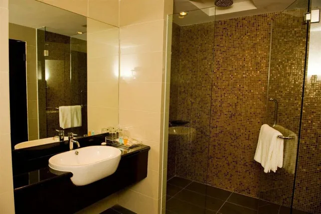 Super Standard King، Hotel Sixty3 6/6