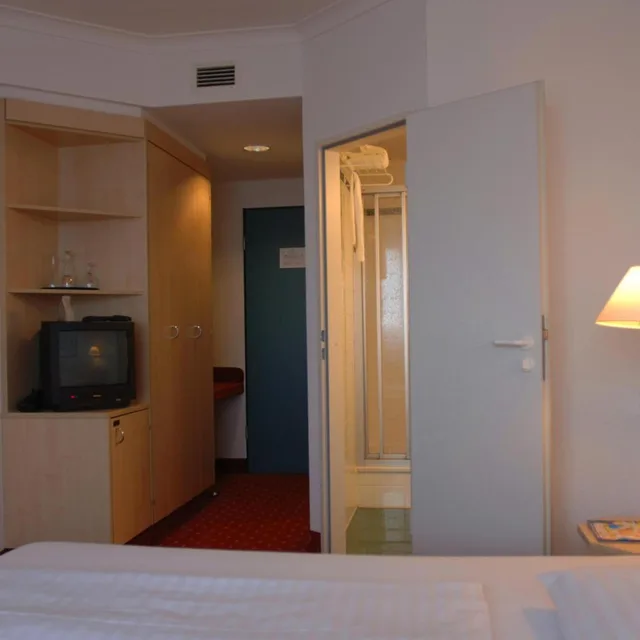 غرفة بسرير مزدوج، InterCityHotel Schwerin 7/10