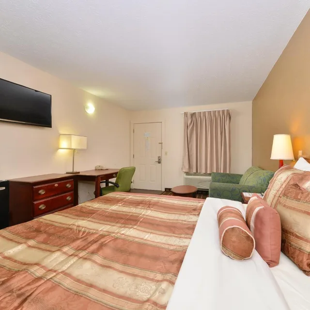 غرفة بزنس بسرير كينج، Americas Best Value Inn Nashville Downtown 1/4