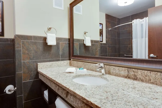 2 Rooms, Suite, 2 Queen Beds, Sofa, High Floor, Accessible, Drury Inn & Suites Dallas Frisco 3/3