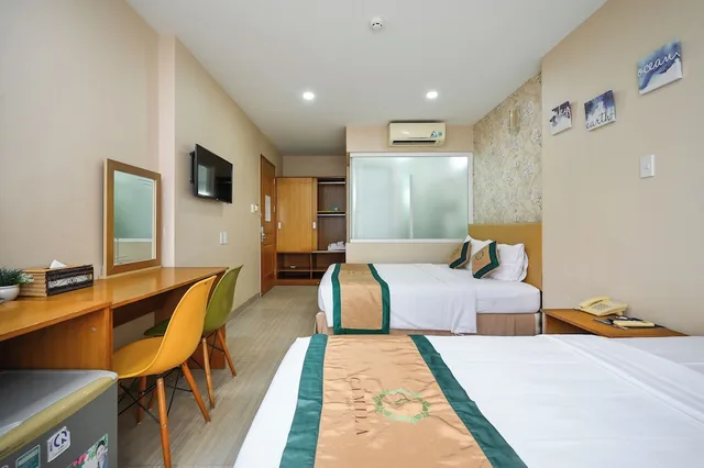 غرفة ثلاثية بسرير كوين، Camila Hotel 5/10