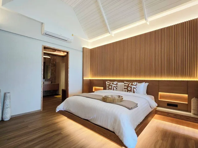 Family Beachfront Pool Villa, Cocohut Beach Resort 2/8