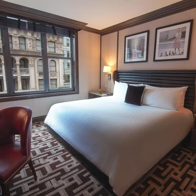 2 Bedrooms, Executive, Suite, Sofa, The Iroquois New York 1/3