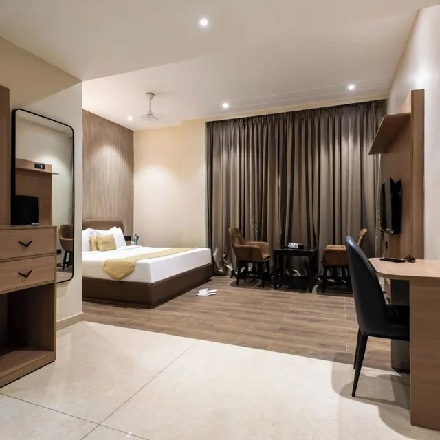 Hotel Kingsway، رايبور 23/40