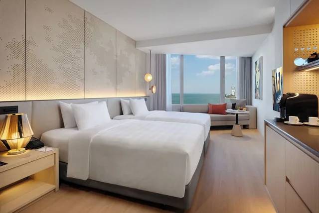 Royal, Rock, King Bed, Sea View, Hard Rock Hotel Pattaya 1/10