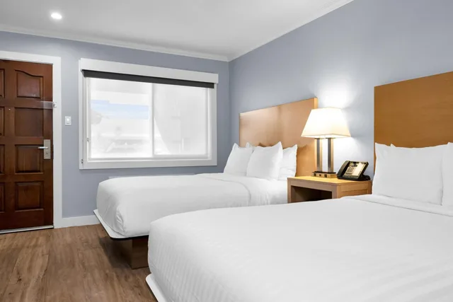 غرفة بسرير مزدوج لذوي الإعاقة، Millwood Inn And Suites 1/6