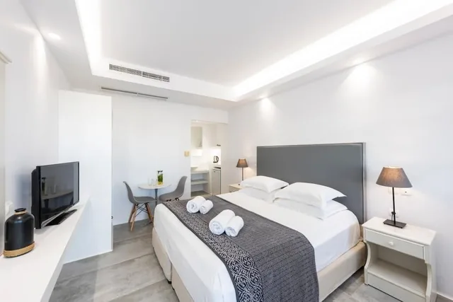 Superior, King Bed, Sea View, Pool Floor، Alexandros Studios And Apartments 6/6