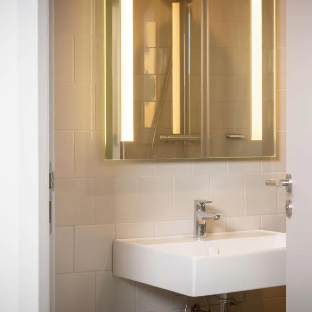 جناح بسرير كينج بإطلالة، Best Western 11BAUER Paris Saint-Ouen 5/9