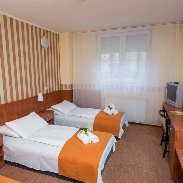غرفة بسريرين منفصلين، Atlantic Hotel 2/7