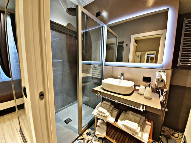 Imperial, Deluxe, Queen Bed, Fabio Massimo Guest House 2/3