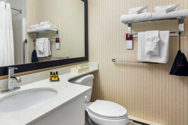 غرفة بسريرين كوين لذوي الإعاقة، Best Western Plus Osoyoos Hotel And Suites 4/4