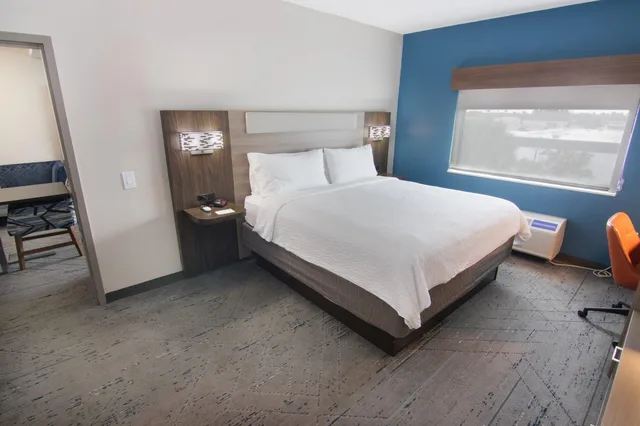 جناح بغرفة نوم واحدة، Holiday Inn Express Hotel Suites Fort Lauderdale Airport West 2/3