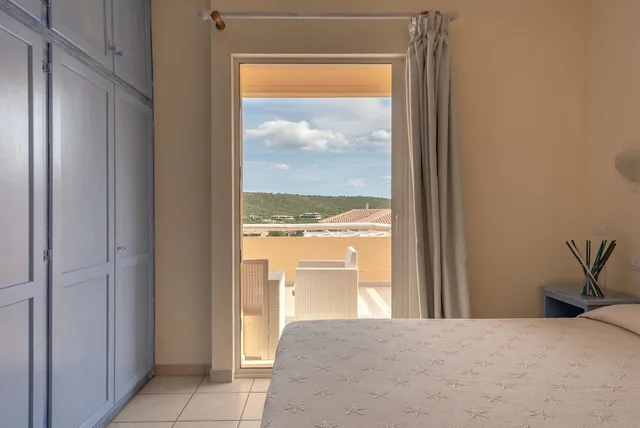 شقة بسريرين منفصلين بإطلالة على البحر بغرفتي نوم مع أريكة، Baia De Bahas Exclusive Resort 4/5