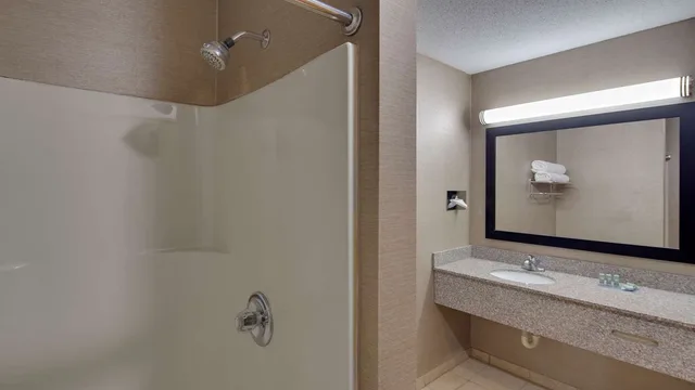 غرفة بسرير كينج لذوي الإعاقة، Best Western Pontiac Inn 4/4