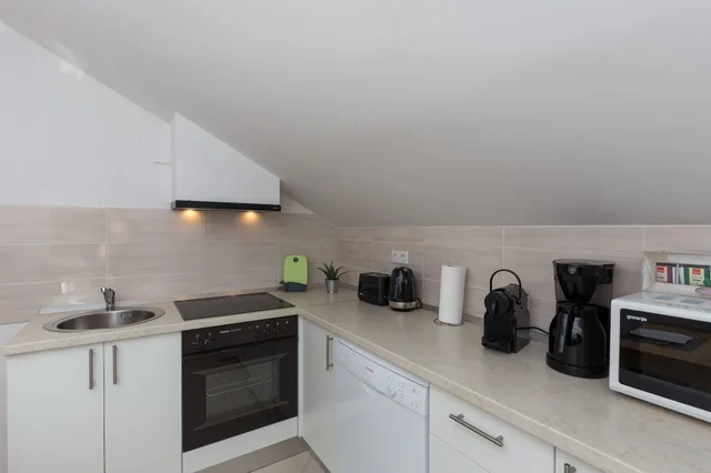 شقة سوبيريور بسريرين مزدوجين بإطلالة على البحر بشرفة بغرفتي نوم، Villa Celenca 5/5