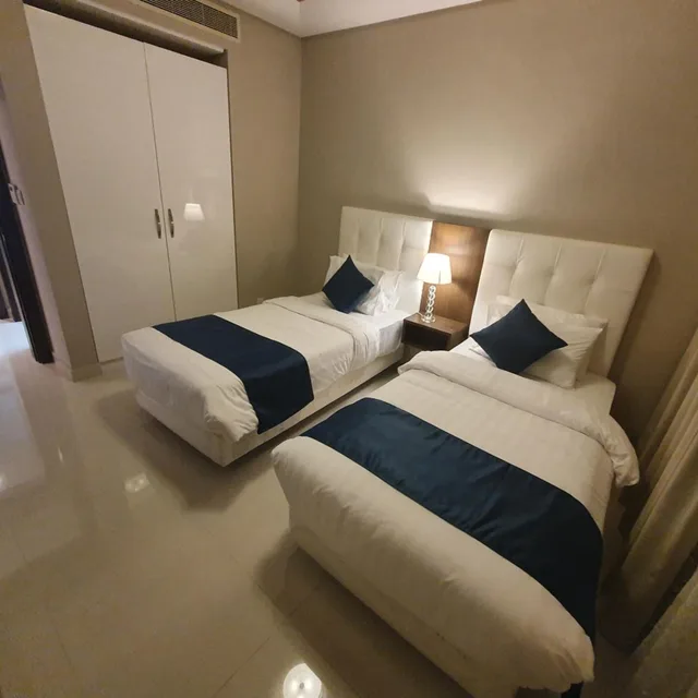 جناح تنفيذي بسرير كينج بغرفتي نوم، The Jewel Hotel 3/10