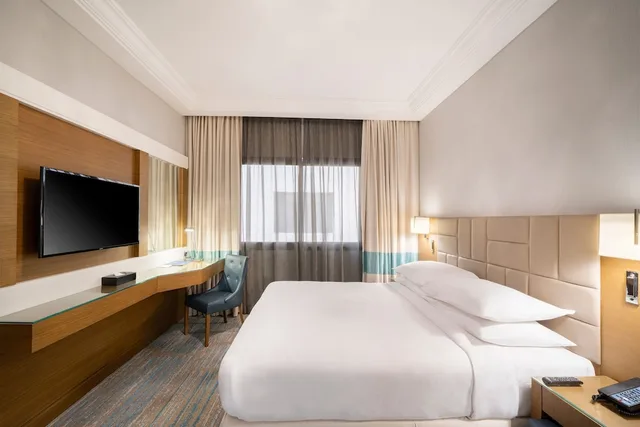 غرفة ديلوكس بسرير كينج للمدخنين، فور بوينتس باي شيراتون الفندقية(Four Points By Sheraton Makkah Al Naseem) 4/10