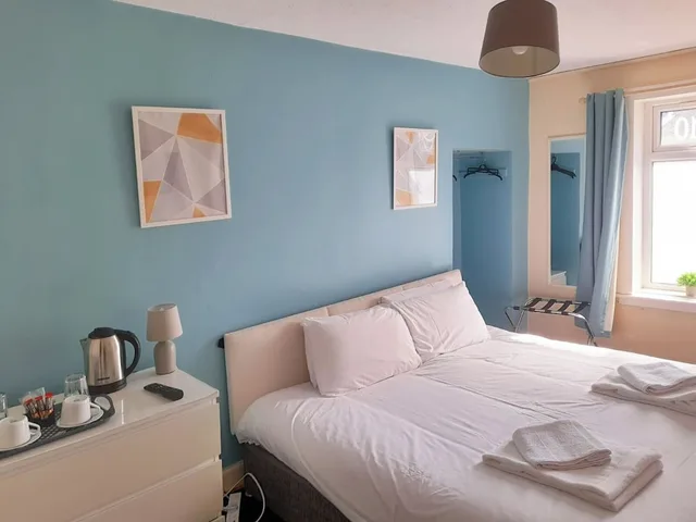غرفة كومفورت بسرير كينج، Irvine Riverside Guesthouse by Payman Club 8/10
