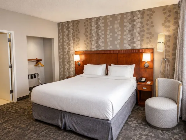 جناح بسرير كينج بغرفة نوم واحدة مع أريكة، Courtyard By Marriott Gettysburg 1/2