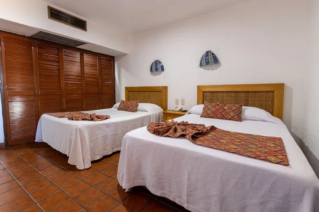 1 Bedroom, Suite, 2 Double Beds, Ocean Front, 2 Sofa، Costa De Oro Beach Hotel 1/2