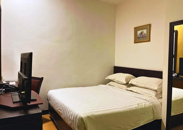 Standard, King Bed, Queen Bed, No Window، Penview Hotel 2/2