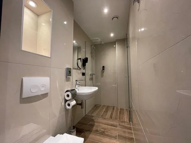 غرفة ثلاثية، H3 Hotel Rotterdam City Center 4/4