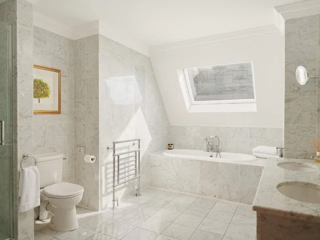 Superior, Home, King Bed، Culloden Estate and Spa 1/1