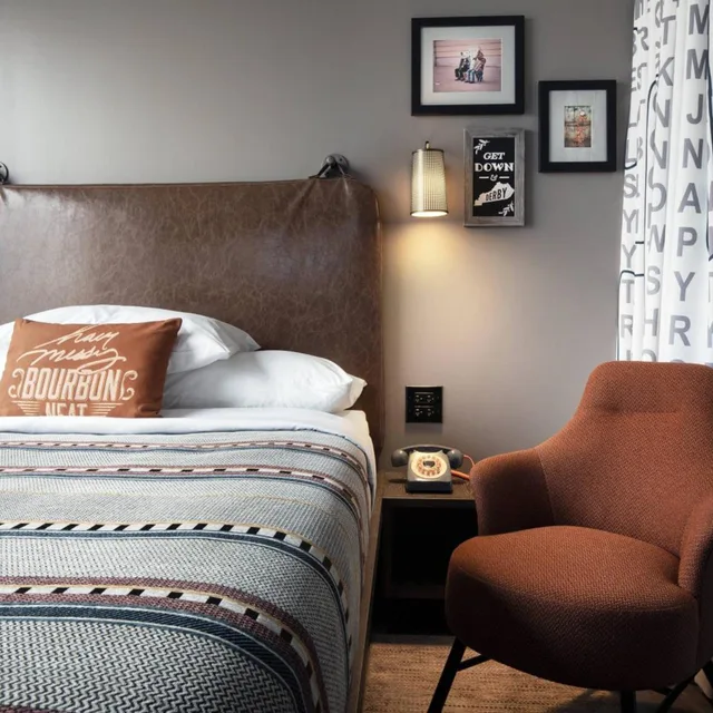 غرفة بسرير كوين، Moxy Louisville Downtown 6/15