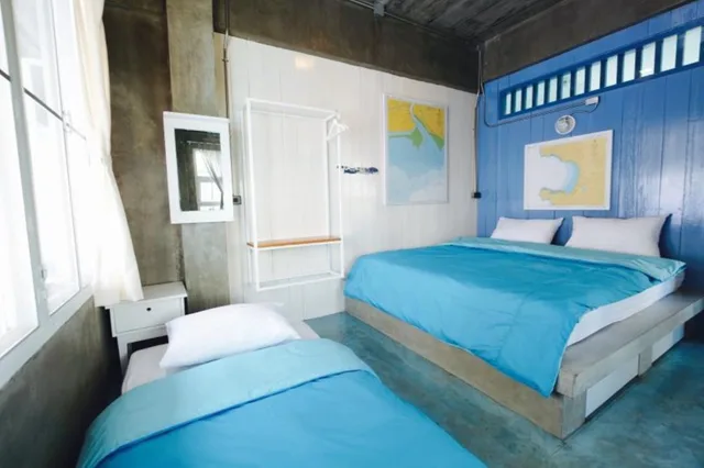 غرفة ثلاثية بسرير مزدوج وسرير فردي، Chanchalay Hip Hostel 1/3