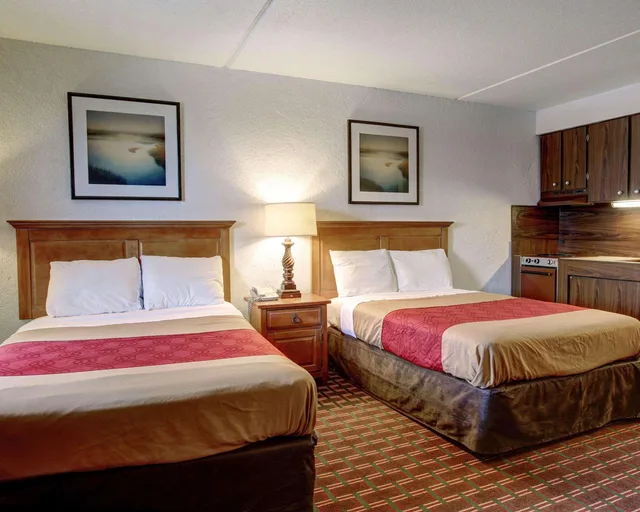 غرفة بسرير مزدوج، Rodeway Inn New Braunfels - San Antonio Area 1/5