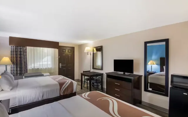 غرفة بسريرين كوين، Quality Inn and Suites Round Rock Austin North 2/2