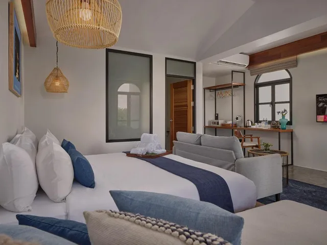 جناح بسرير كينج بشرفة، The Motifs Eco Hotel 1/2