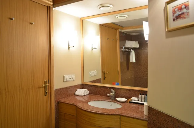 Super, Deluxe, King Bed، The Maya Hotel 6/7