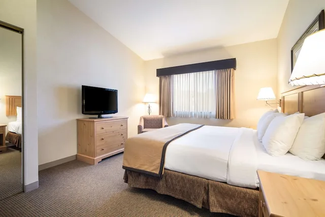 جناح عائلي بسرير كينج وسريرين كوين، Best Western Golden Spike Inn & Suites 2/7