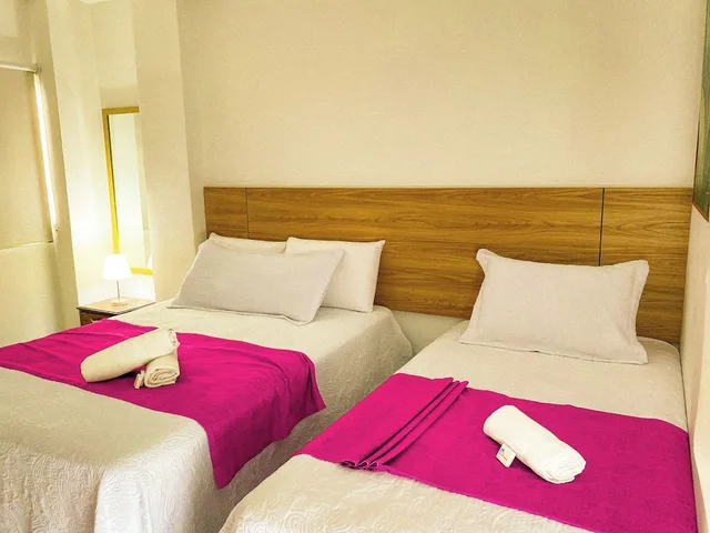 غرفة ديلوكس ثلاثية بسرير كوين وسرير فردي، Hotel Olas del Mar 2/5