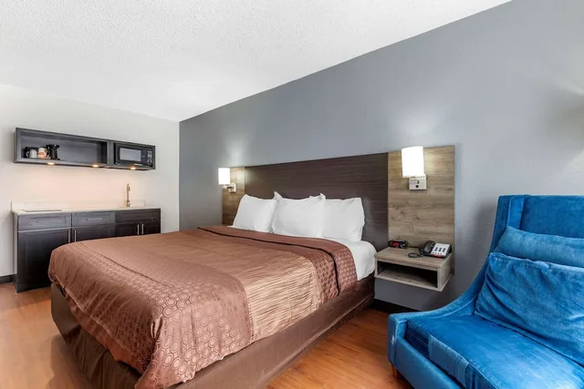 Efficiency, Basic, King Bed، Quality Inn and Suites Sulphur Springs TX 1/4