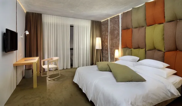 غرفة ثلاثية بسرير مزدوج وسرير فردي، Hotel Nox 1/4