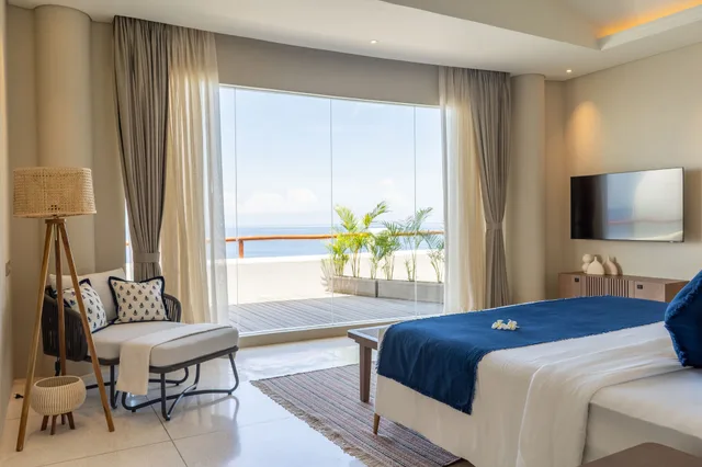 بنتهاوس بسرير كينج بإطلالة على البحر، Royal Avila Boutique Resort 2/3