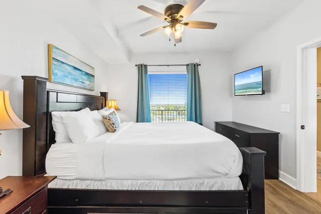 شقة سكنية بسرير كينج وسرير كوين وسرير بطابقين بإطلالة على البحر بغرفتي نوم مع أريكة، Tidewater Beach Resort By Panhandle Getaways 1/10