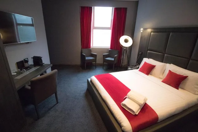 غرفة بريميوم بسرير مزدوج، The Bryson Hotel 1/5