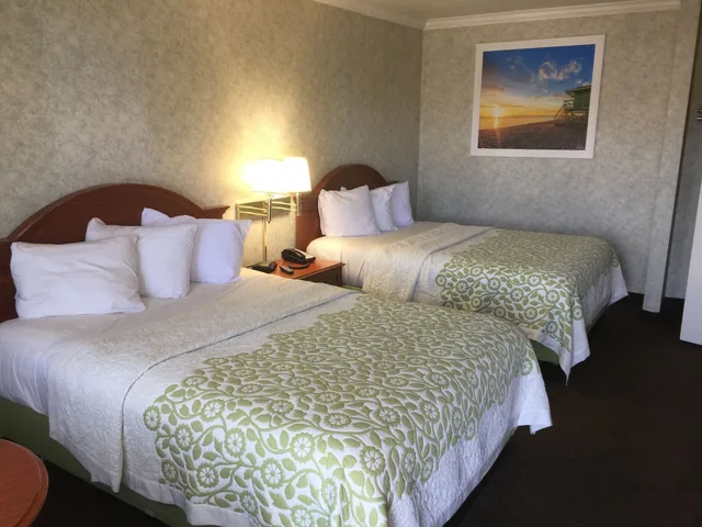 غرفة قياسية بسريرين كوين للمدخنين، Days Inn By Wyndham Los Angeles Lax Redondo Manhattan Beach 1/10