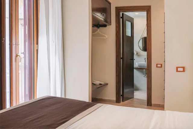 غرفة قياسية بسرير مزدوج أو سريرين منفصلين بشرفة، Hotel il Convento 1/10